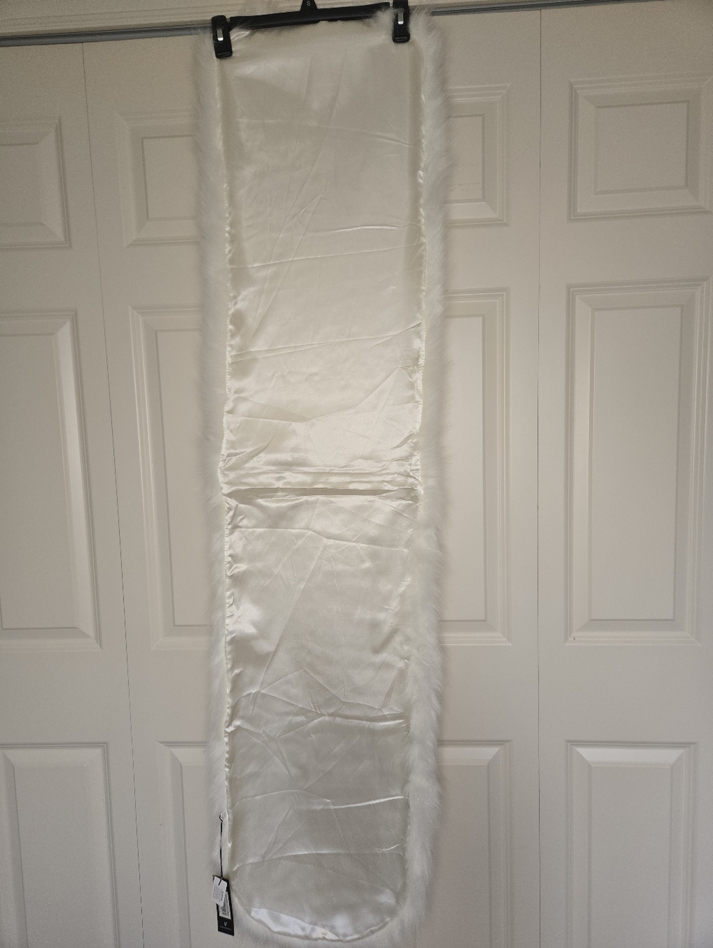NWT Lulus White Faux Fur Stole Scarf Wrap Bridal Winter Glam - Picture 3 of 5